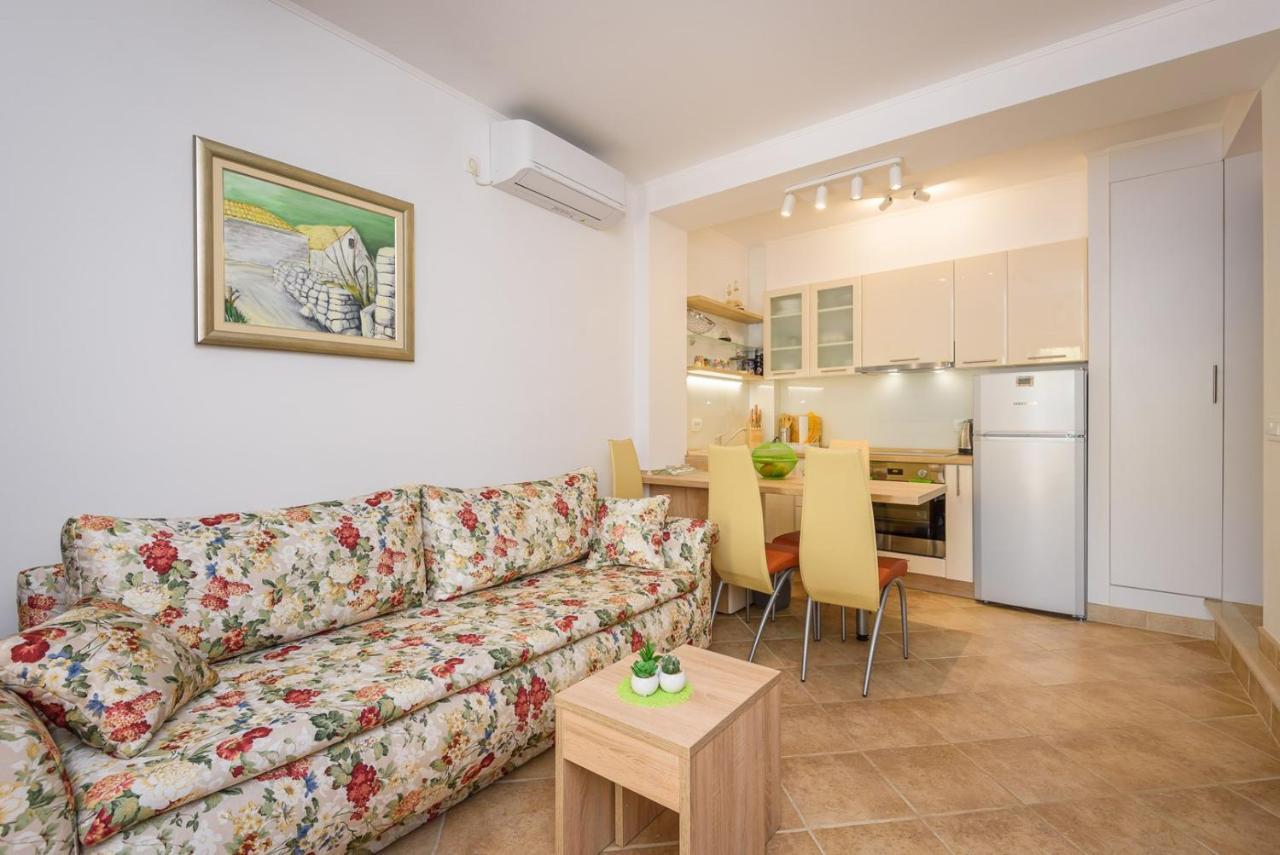 Apartment Jadranka With Sea View In Rogotin Eksteriør bilde