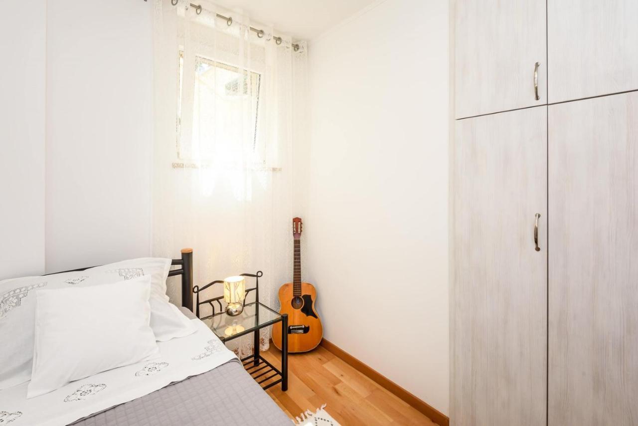 Apartment Jadranka With Sea View In Rogotin Eksteriør bilde