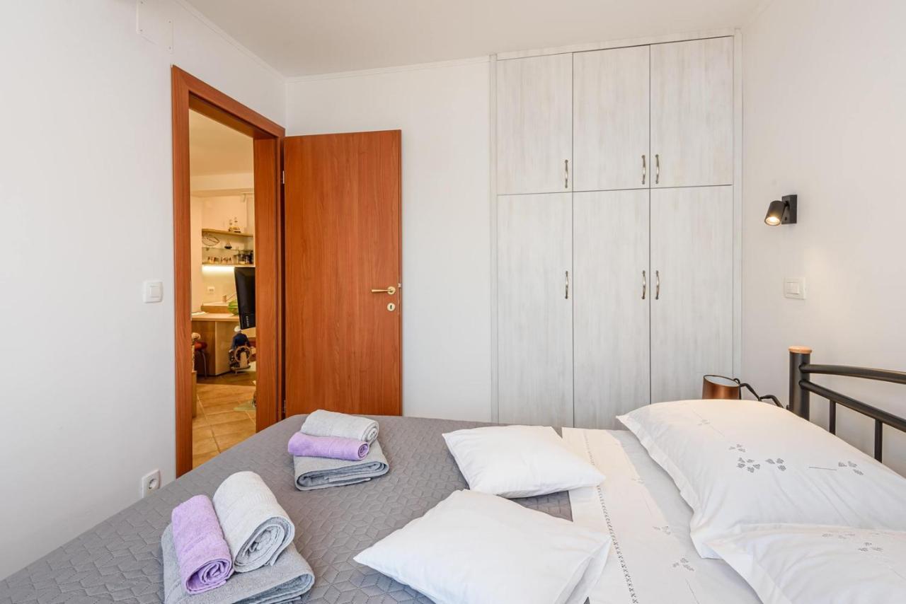 Apartment Jadranka With Sea View In Rogotin Eksteriør bilde