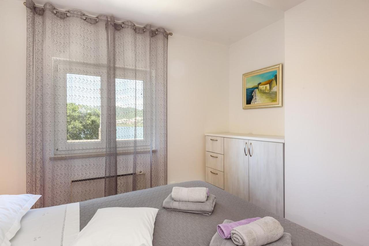 Apartment Jadranka With Sea View In Rogotin Eksteriør bilde